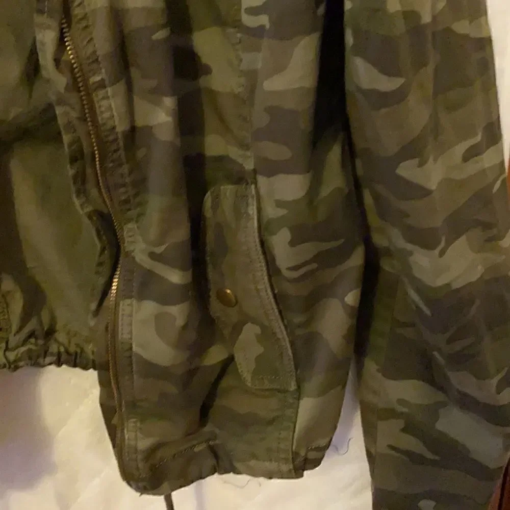 So camo jacket    - Picture 3 of 5